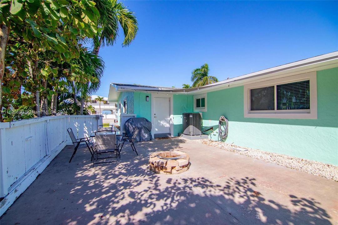 For Sale: $825,000 (3 beds, 2 baths, 1538 Square Feet)