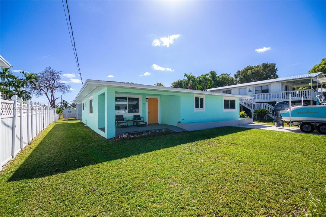 For Sale: $825,000 (3 beds, 2 baths, 1538 Square Feet)