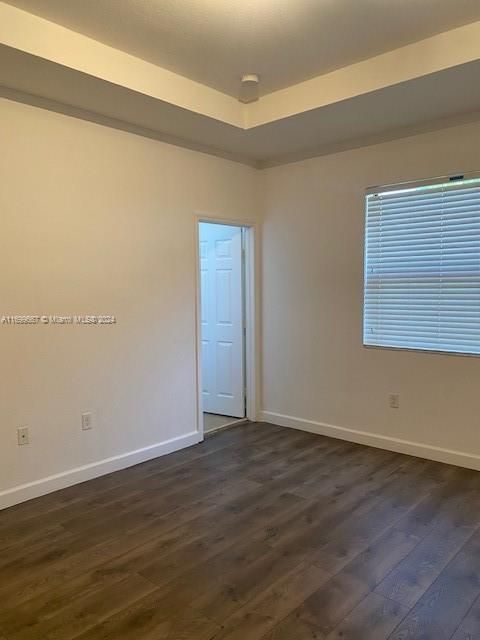 For Rent: $2,900 (3 beds, 2 baths, 1587 Square Feet)