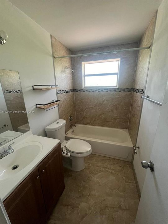 For Rent: $2,100 (2 beds, 1 baths, 832 Square Feet)