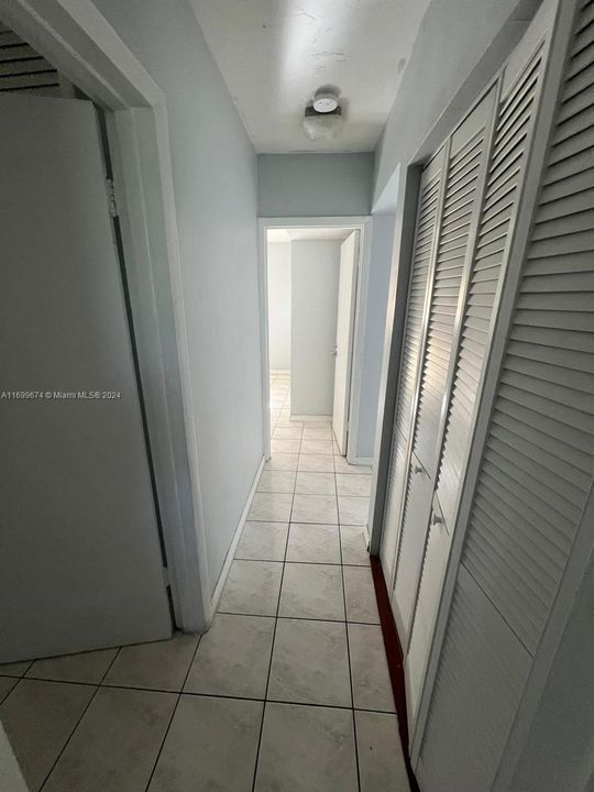 For Rent: $2,100 (2 beds, 1 baths, 832 Square Feet)