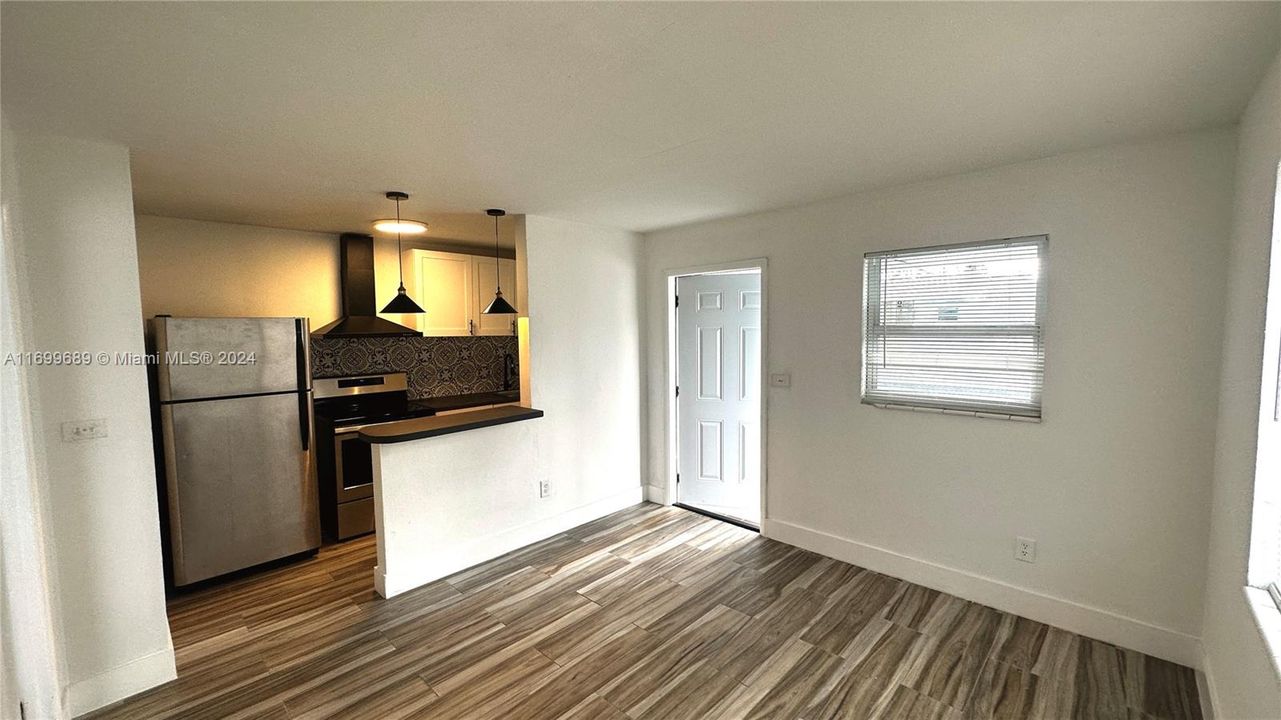 For Rent: $1,650 (1 beds, 1 baths, 600 Square Feet)