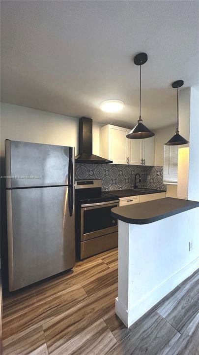 For Rent: $1,650 (1 beds, 1 baths, 600 Square Feet)