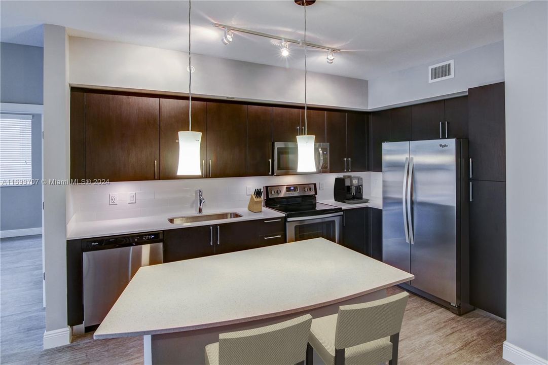 For Rent: $3,139 (1 beds, 1 baths, 788 Square Feet)