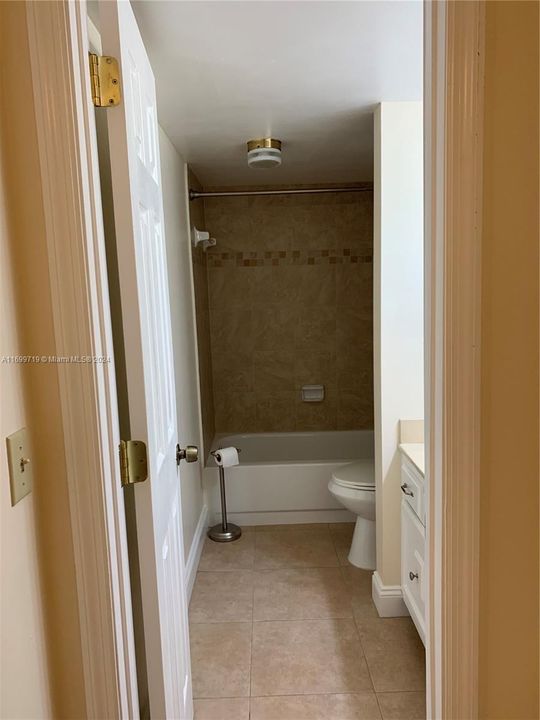 2nd bathroom