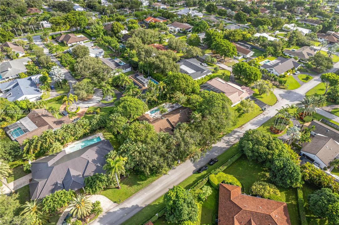 For Sale: $1,395,000 (4 beds, 3 baths, 2726 Square Feet)