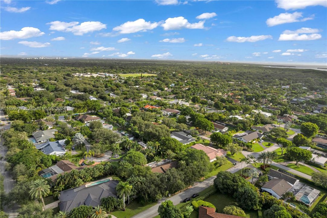 For Sale: $1,395,000 (4 beds, 3 baths, 2726 Square Feet)