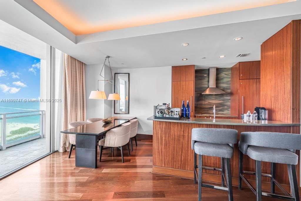 For Sale: $2,350,000 (1 beds, 1 baths, 1147 Square Feet)