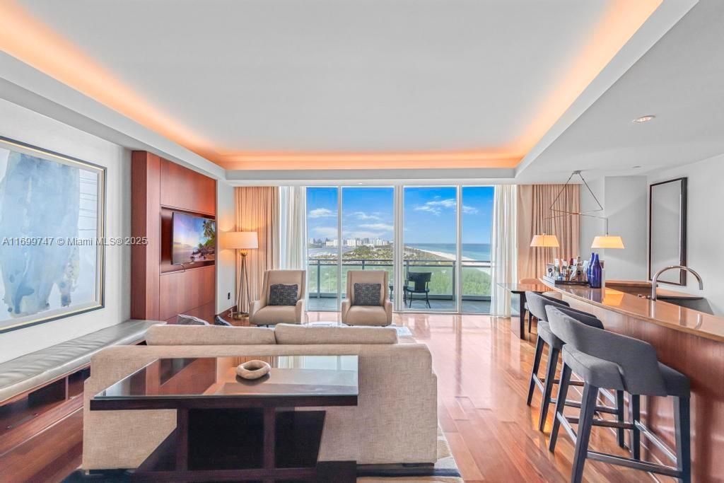 For Sale: $2,350,000 (1 beds, 1 baths, 1147 Square Feet)