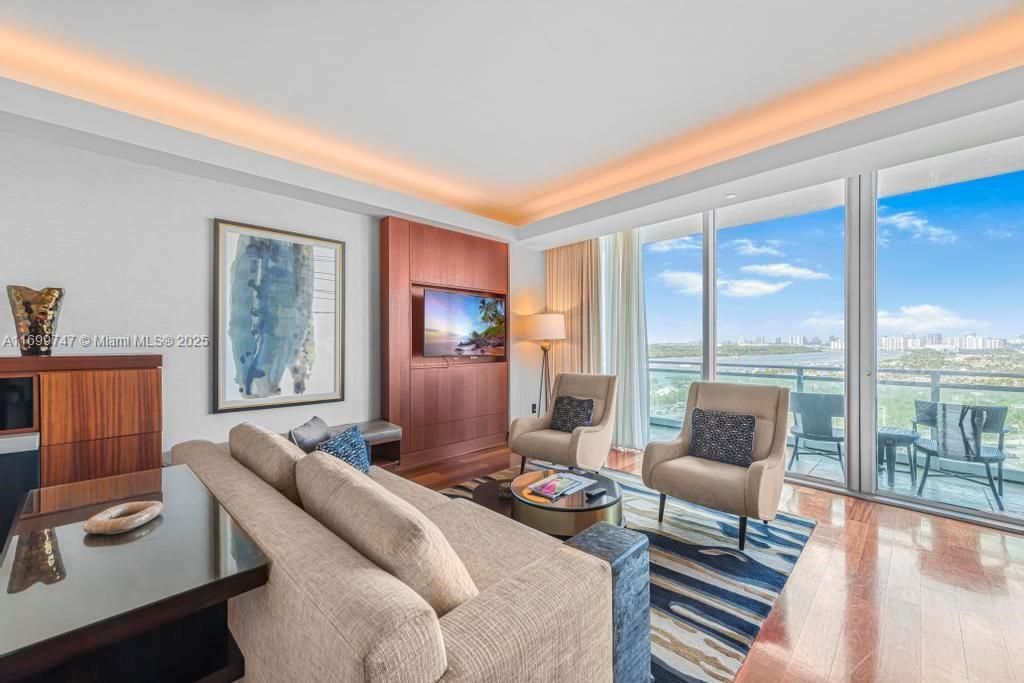 For Sale: $2,350,000 (1 beds, 1 baths, 1147 Square Feet)