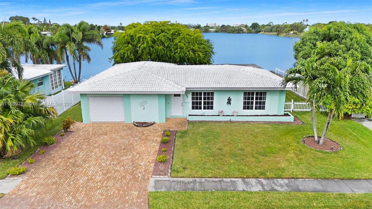 For Sale: $659,000 (3 beds, 2 baths, 1850 Square Feet)