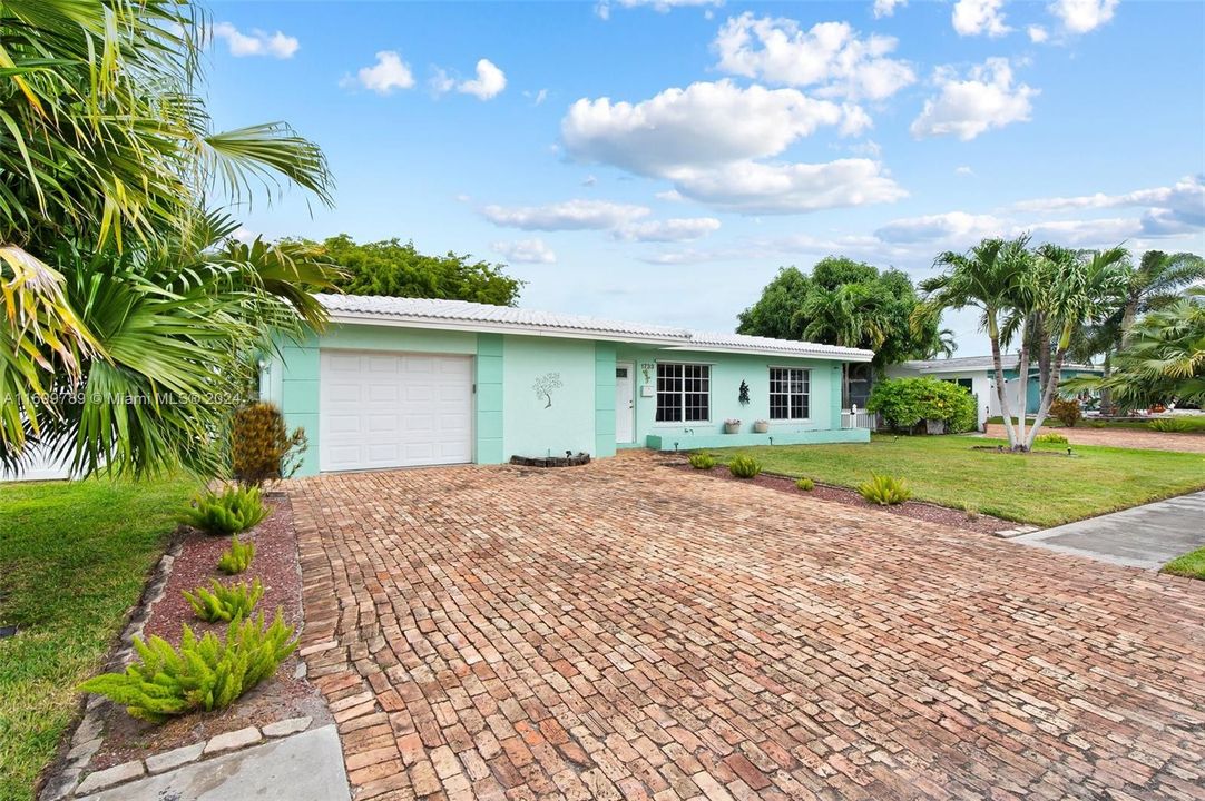 For Sale: $659,000 (3 beds, 2 baths, 1850 Square Feet)