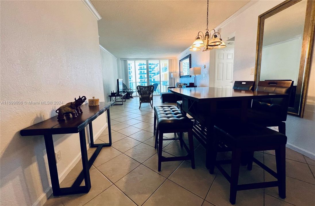 For Rent: $2,530 (1 beds, 1 baths, 745 Square Feet)