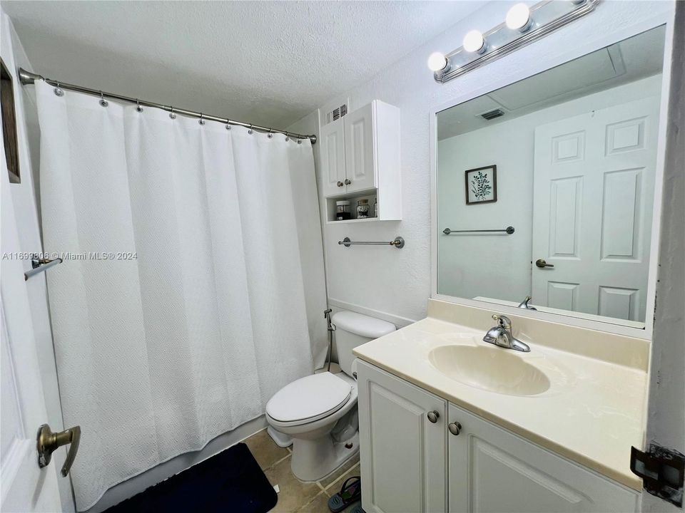 For Rent: $2,530 (1 beds, 1 baths, 745 Square Feet)