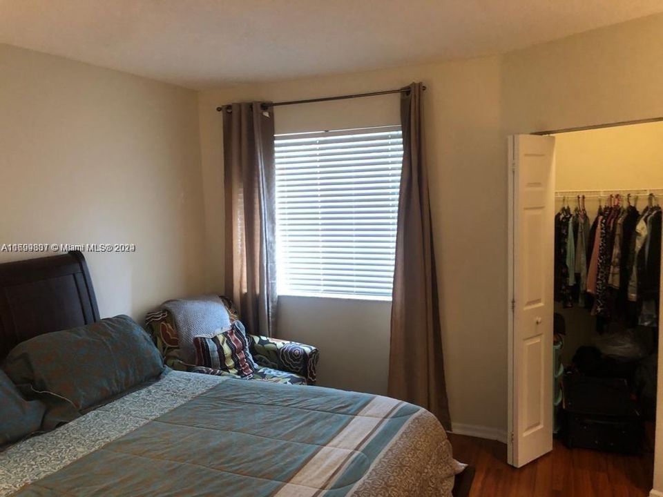 For Rent: $1,700 (1 beds, 1 baths, 691 Square Feet)