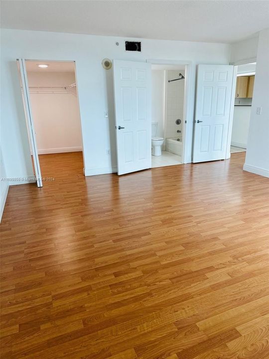 For Rent: $2,400 (1 beds, 1 baths, 824 Square Feet)