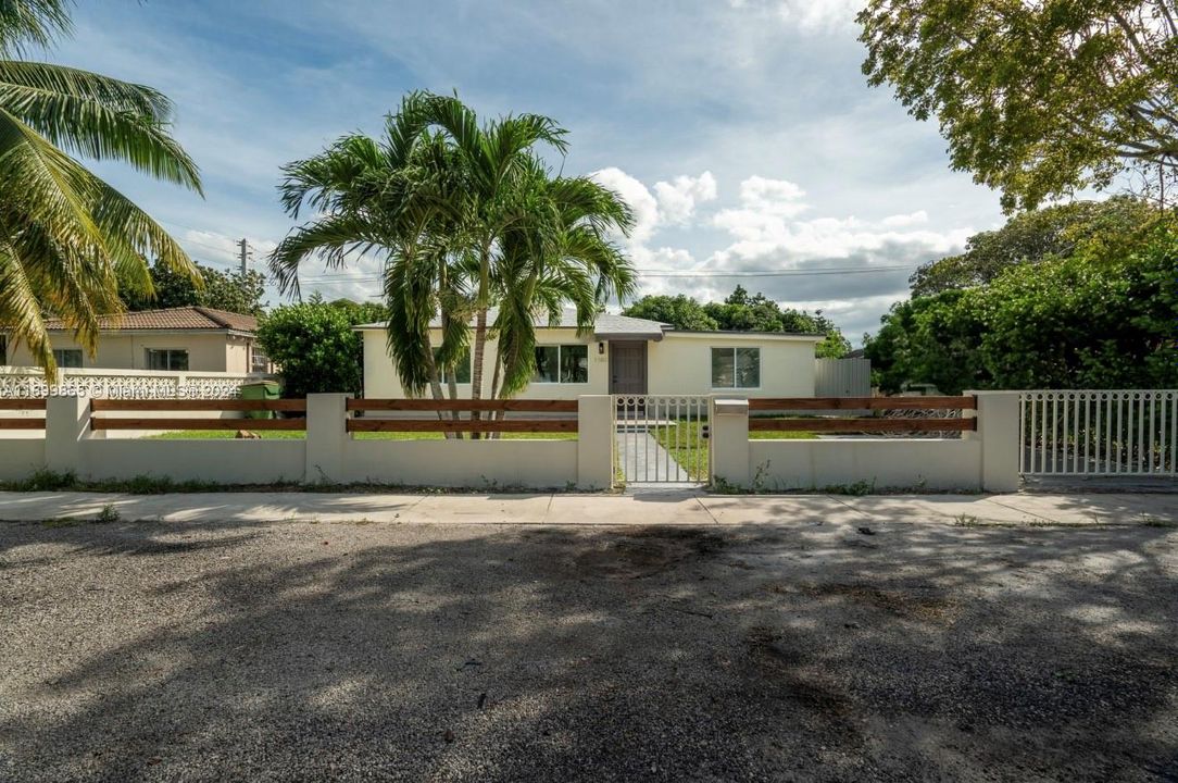 For Sale: $735,000 (3 beds, 2 baths, 1548 Square Feet)