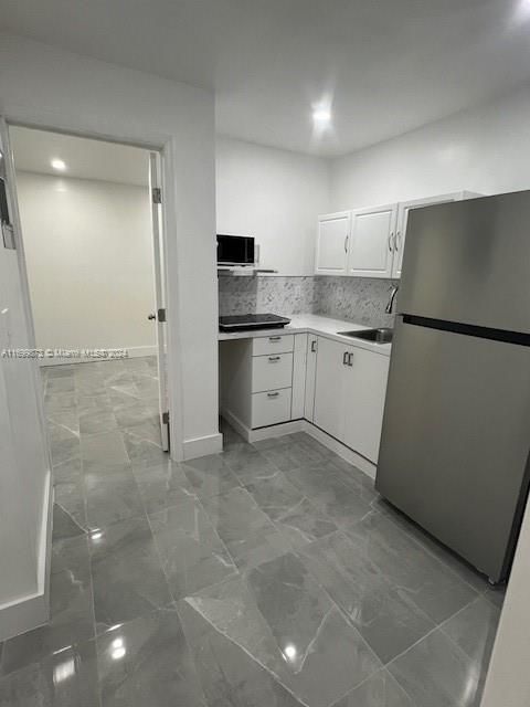 For Rent: $2,000 (2 beds, 1 baths, 700 Square Feet)