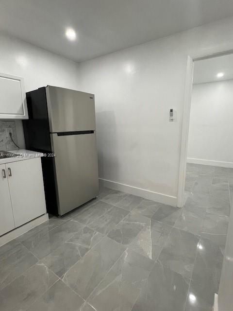 For Rent: $2,000 (2 beds, 1 baths, 700 Square Feet)