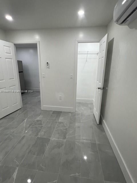 For Rent: $2,000 (2 beds, 1 baths, 700 Square Feet)