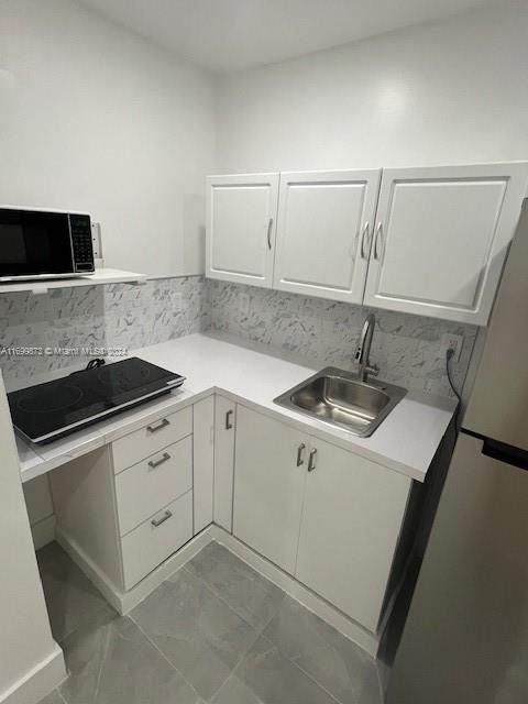 For Rent: $2,000 (2 beds, 1 baths, 700 Square Feet)