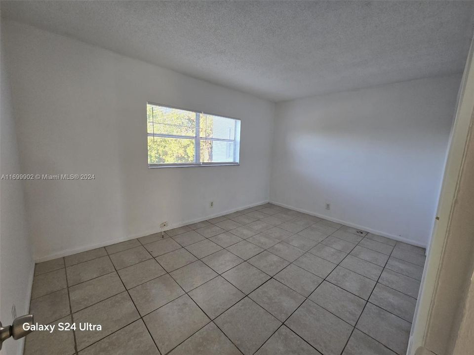 For Rent: $1,600 (2 beds, 1 baths, 709 Square Feet)