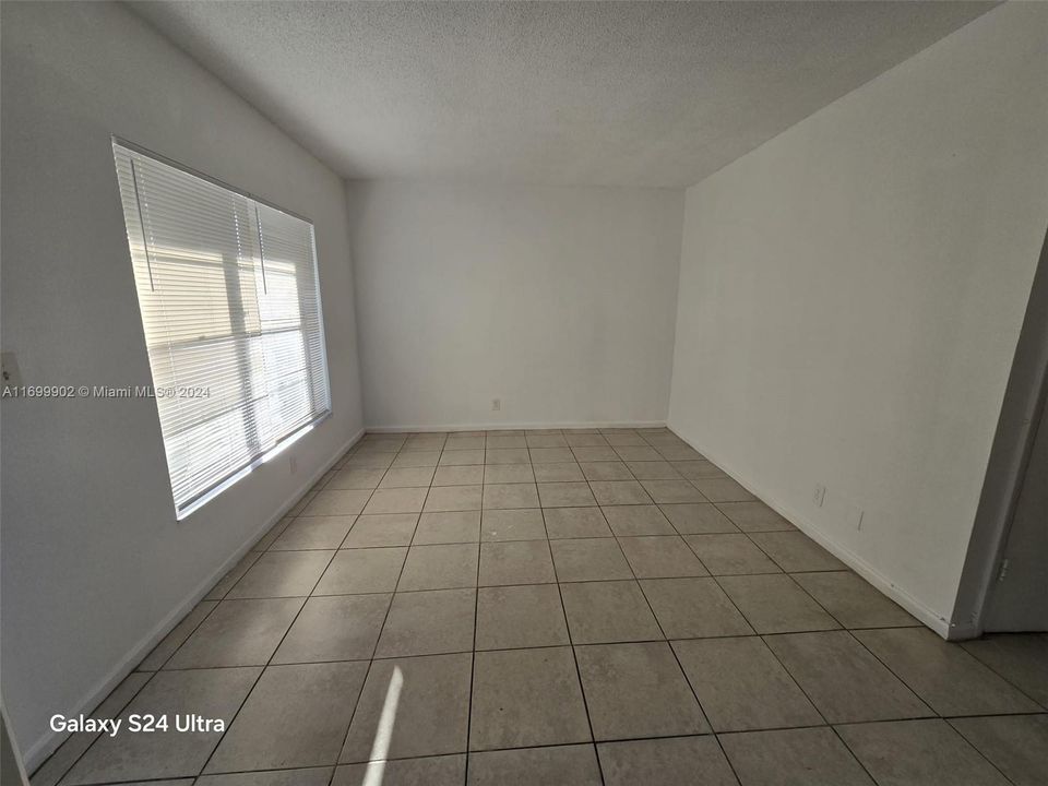 For Rent: $1,600 (2 beds, 1 baths, 709 Square Feet)