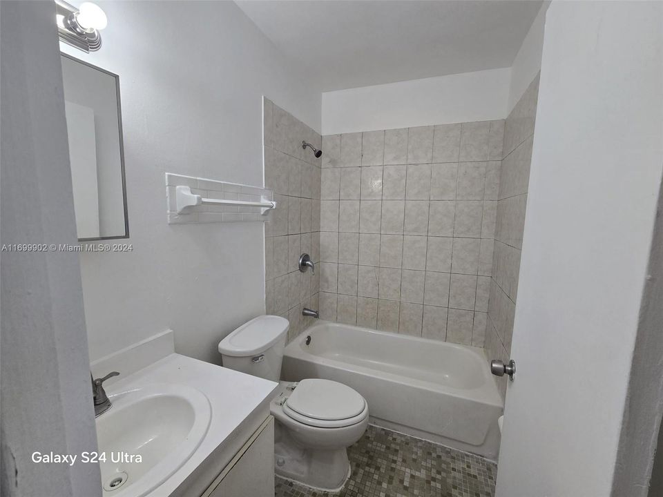 For Rent: $1,600 (2 beds, 1 baths, 709 Square Feet)