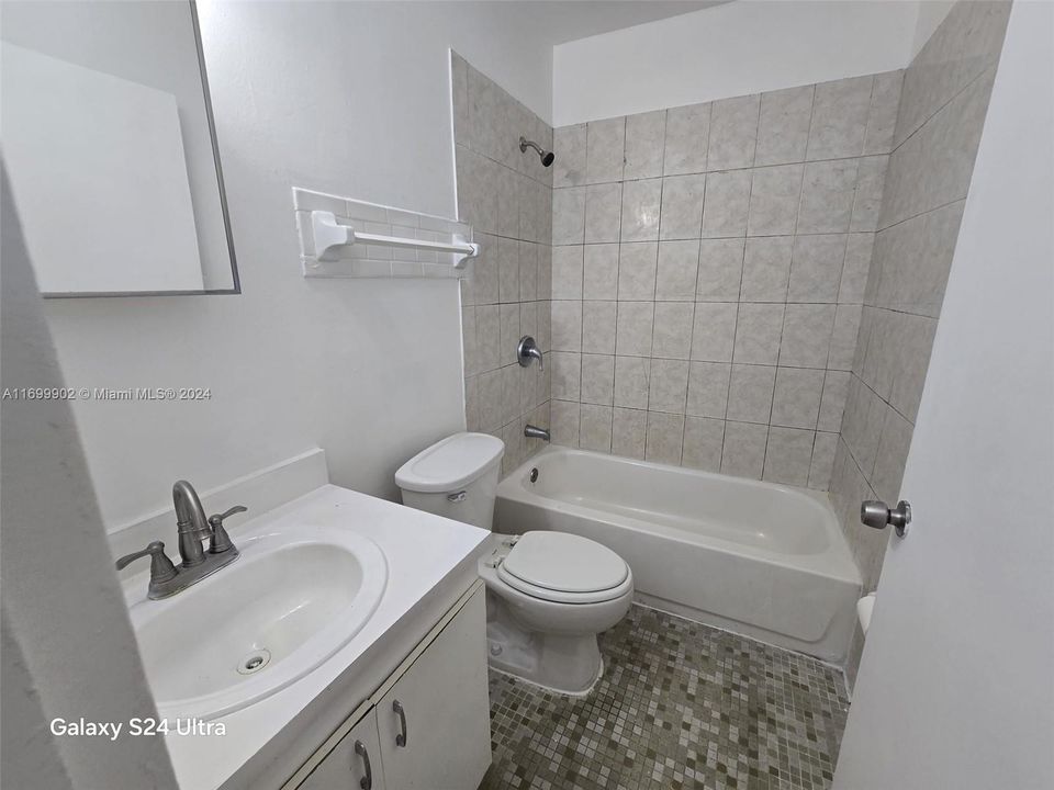 For Rent: $1,600 (2 beds, 1 baths, 709 Square Feet)