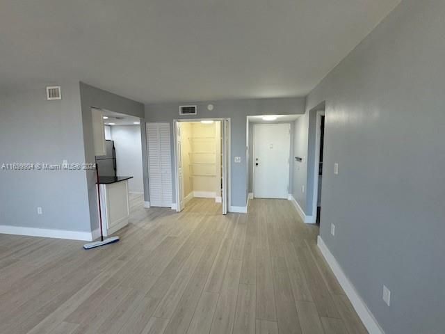 For Rent: $2,250 (1 beds, 1 baths, 760 Square Feet)