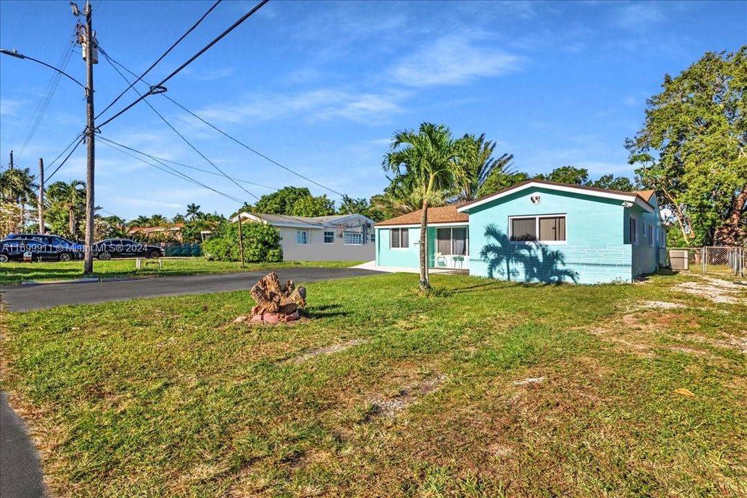 For Sale: $540,000 (3 beds, 2 baths, 1444 Square Feet)