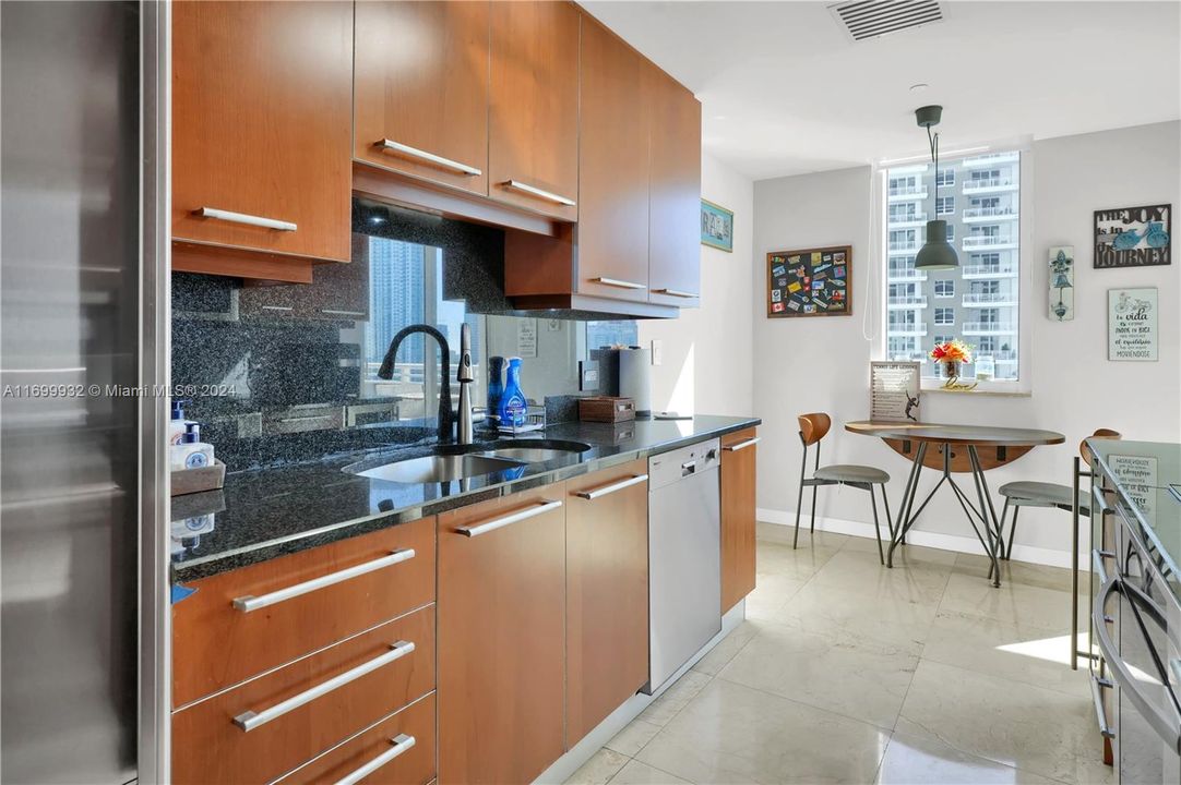 En Venta: $1,430,000 (2 camas, 2 baños, 1558 Pies cuadrados)