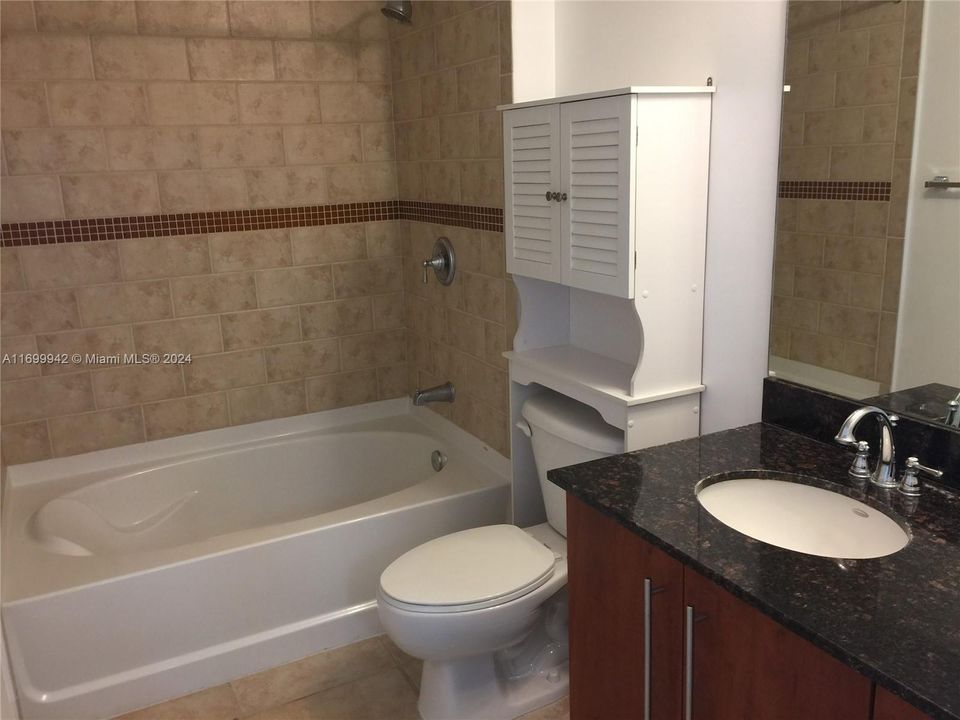 For Rent: $2,500 (1 beds, 1 baths, 777 Square Feet)