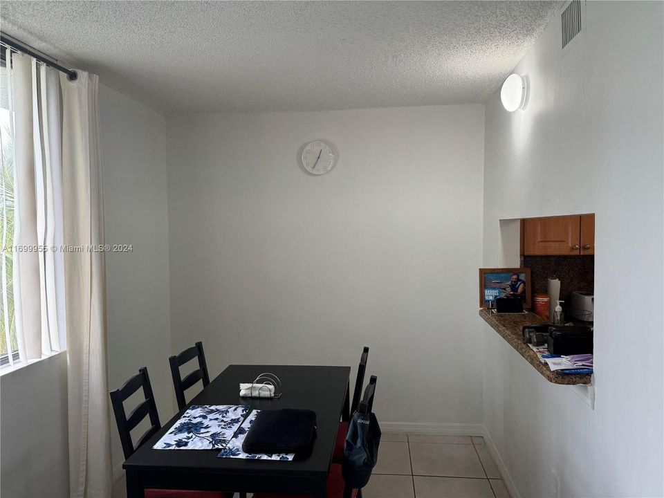 For Rent: $2,250 (2 beds, 2 baths, 1132 Square Feet)