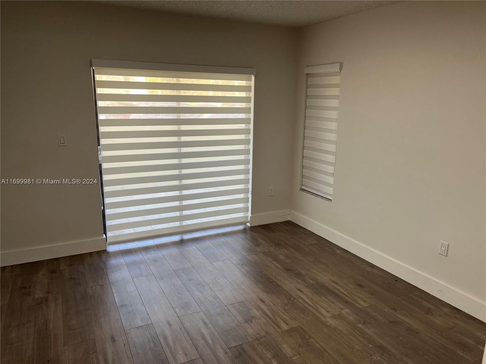 For Rent: $2,600 (2 beds, 2 baths, 921 Square Feet)