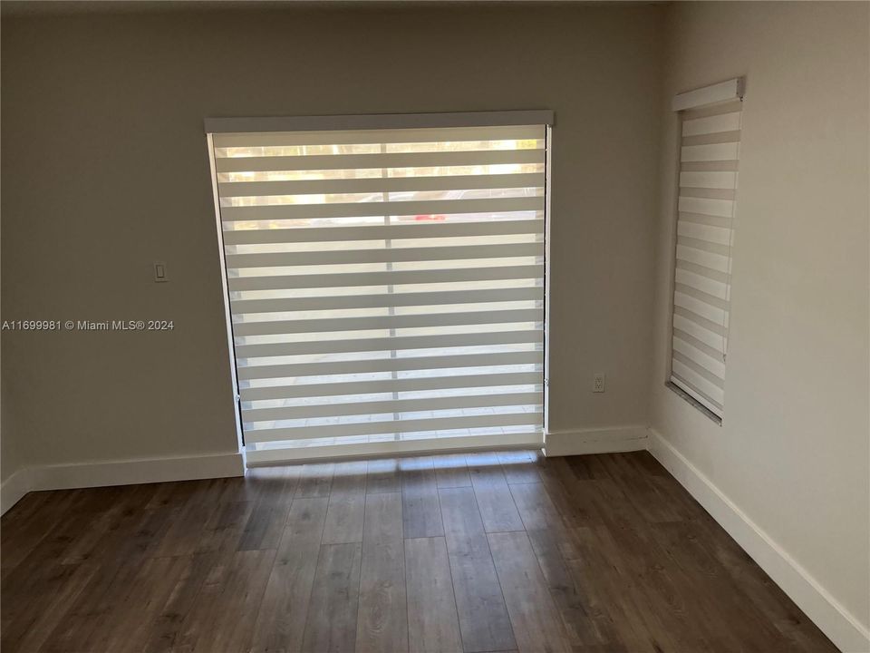 For Rent: $2,600 (2 beds, 2 baths, 921 Square Feet)