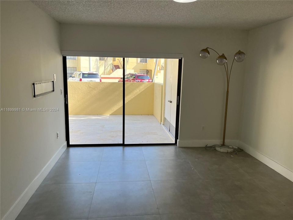 For Rent: $2,600 (2 beds, 2 baths, 921 Square Feet)