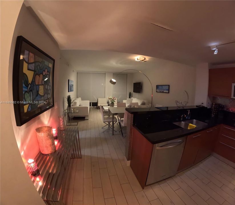 For Sale: $440,000 (1 beds, 1 baths, 802 Square Feet)