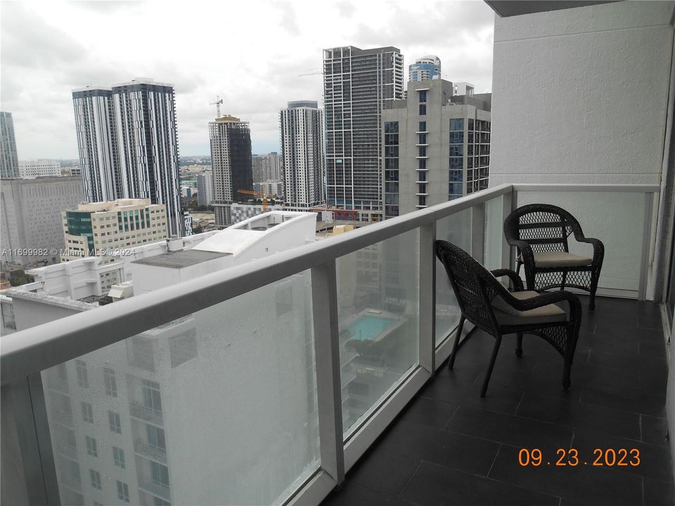 For Sale: $440,000 (1 beds, 1 baths, 802 Square Feet)