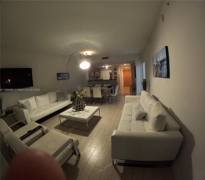 For Sale: $440,000 (1 beds, 1 baths, 802 Square Feet)