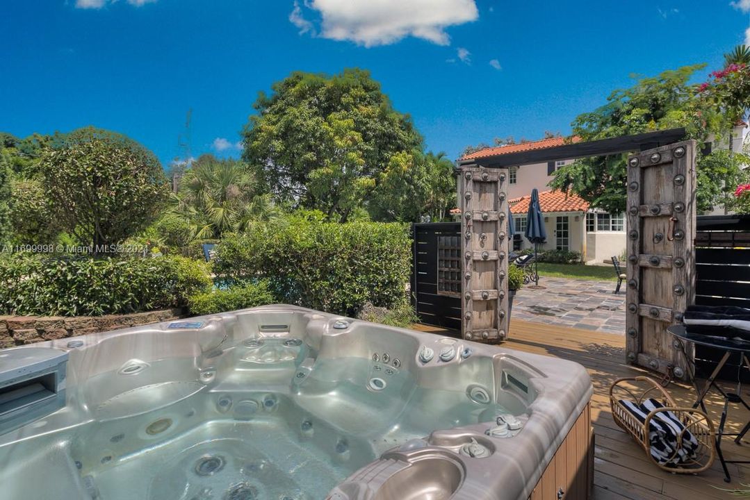 Недавно арендовано: $14,000 (5 спален, 5 ванн, 5141 Квадратных фут)