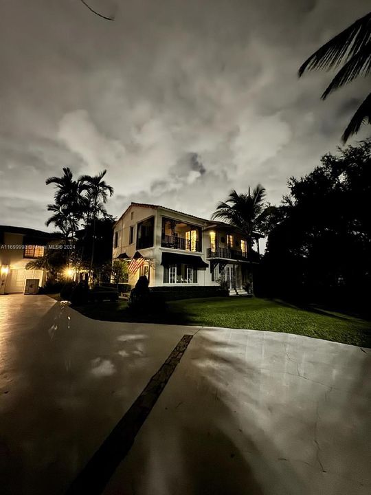 Недавно арендовано: $14,000 (5 спален, 5 ванн, 5141 Квадратных фут)