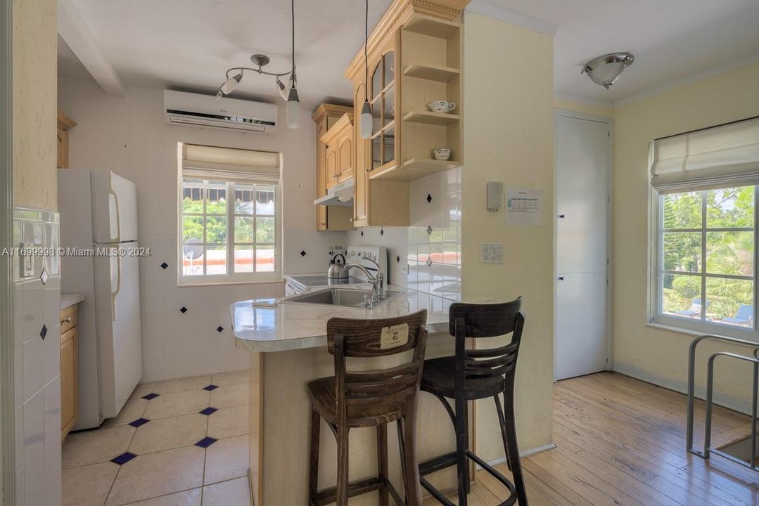 Недавно арендовано: $14,000 (5 спален, 5 ванн, 5141 Квадратных фут)