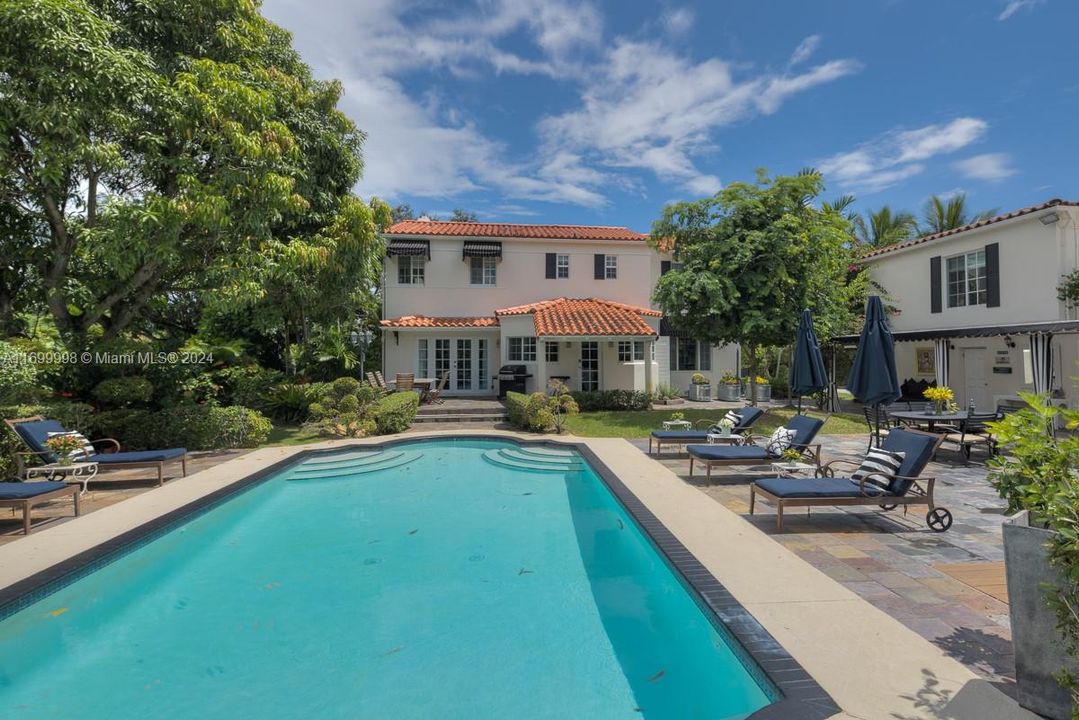 Недавно арендовано: $14,000 (5 спален, 5 ванн, 5141 Квадратных фут)