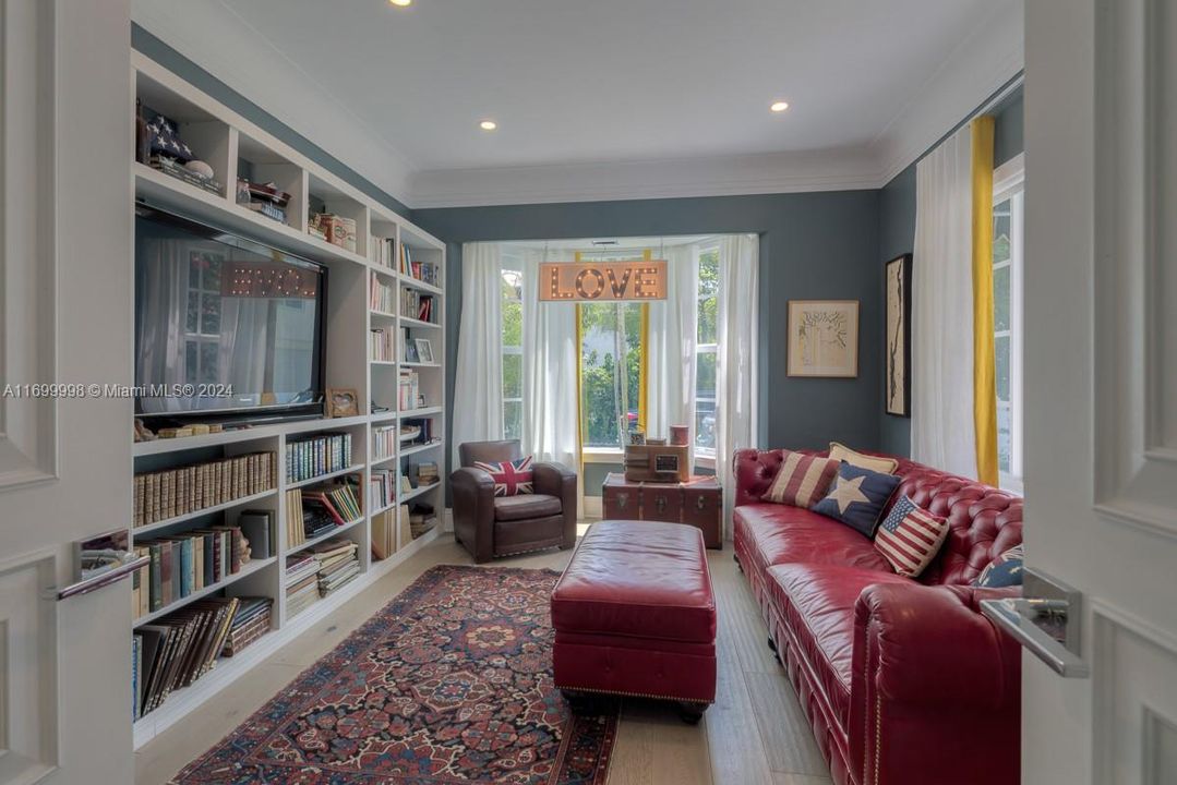 Недавно арендовано: $14,000 (5 спален, 5 ванн, 5141 Квадратных фут)