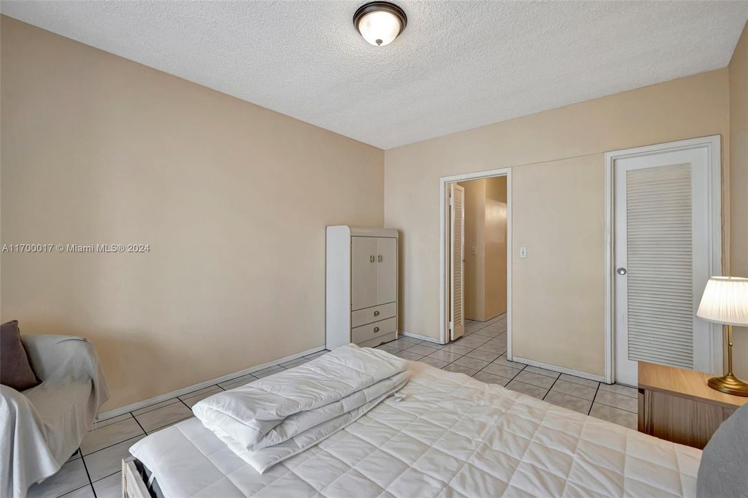 For Rent: $2,000 (1 beds, 1 baths, 811 Square Feet)