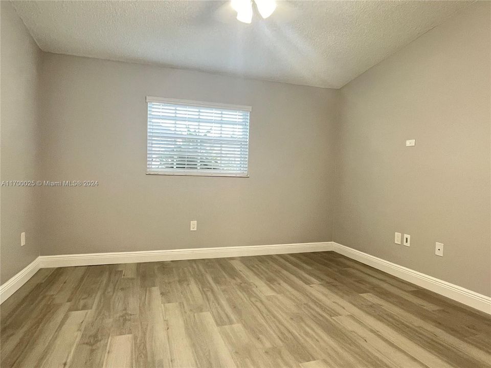 For Rent: $2,650 (2 beds, 2 baths, 900 Square Feet)