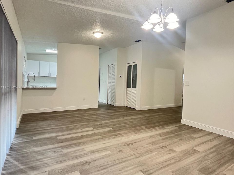 For Rent: $2,650 (2 beds, 2 baths, 900 Square Feet)