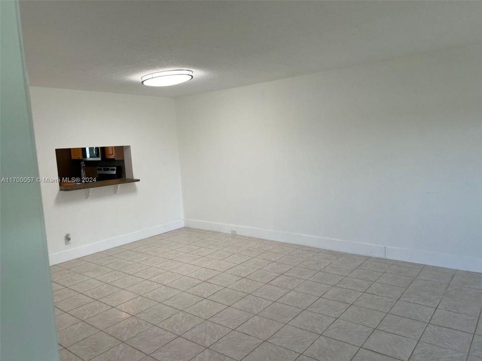 For Rent: $2,500 (2 beds, 2 baths, 1192 Square Feet)