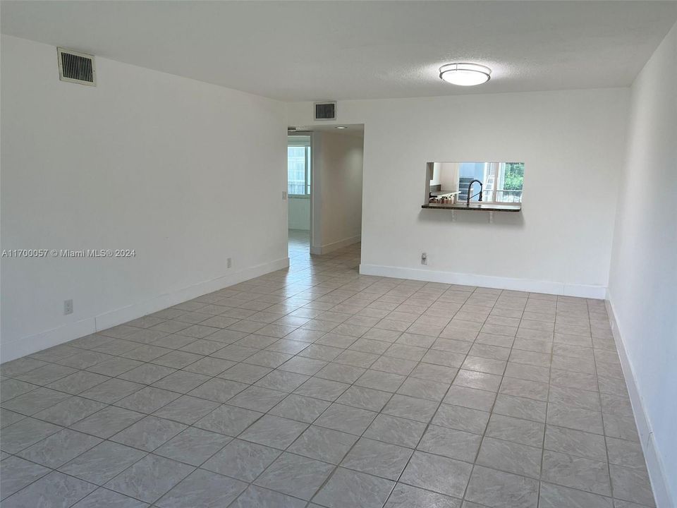 For Rent: $2,500 (2 beds, 2 baths, 1192 Square Feet)